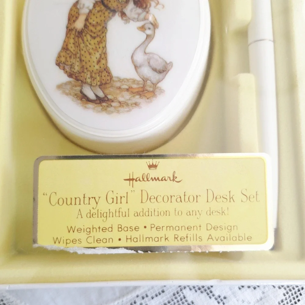 Vintage Hallmark Country Girl Pen Set, New in Box